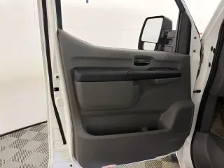 Nissan NV 2017 3500 HD S 3dr Passenger Van (V8)
