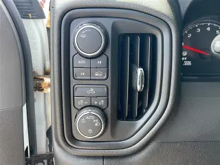 Chevrolet Silverado 1500 2024 4x4 Work Truck 2p Cab Estándar 8 pies LB