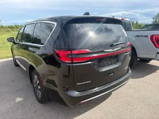 Chrysler Pacifica Hybrid enchufada 2023 Touring L 4dr Mini-Van
