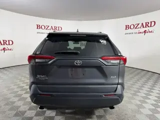 Toyota RAV4 2021 XLE Premium 4p SUV