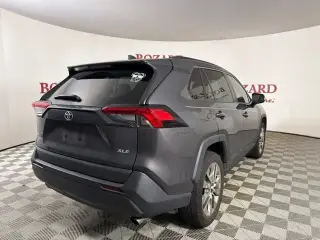 Toyota RAV4 2021 XLE Premium 4p SUV