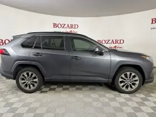 Toyota RAV4 2021 XLE Premium 4p SUV