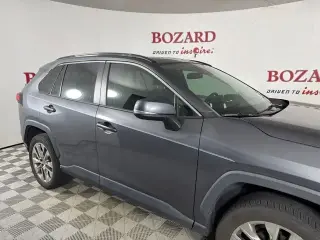 Toyota RAV4 2021 XLE Premium 4p SUV