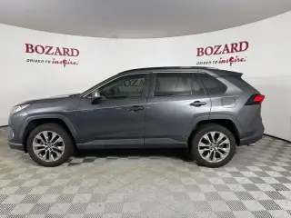 Toyota RAV4 2021 XLE Premium 4p SUV