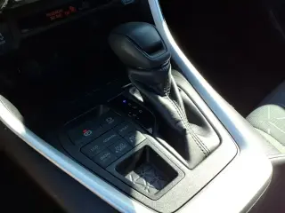 Toyota RAV4 2022 tracción en todas las ruedas XLE 4p SUV