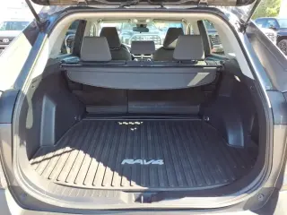Toyota RAV4 2022 tracción en todas las ruedas XLE 4p SUV