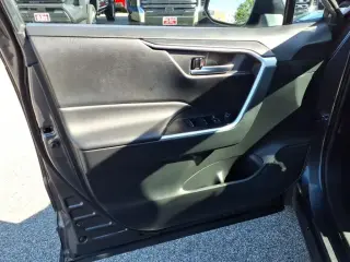 Toyota RAV4 2022 tracción en todas las ruedas XLE 4p SUV
