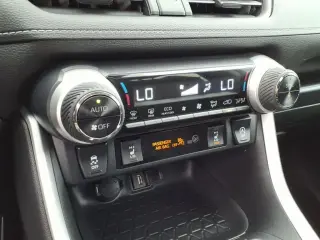 Toyota RAV4 2020 AWD XLE 4dr SUV