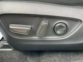 Toyota RAV4 2024 AWD XLE Premium SUV 4p