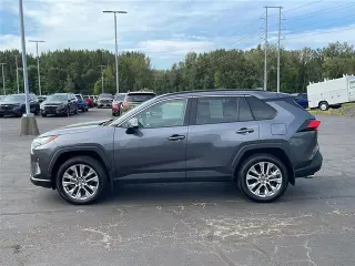 Toyota RAV4 2024 AWD XLE Premium SUV 4p