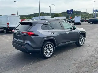 Toyota RAV4 2024 AWD XLE Premium SUV 4p