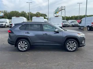 Toyota RAV4 2024 AWD XLE Premium SUV 4p