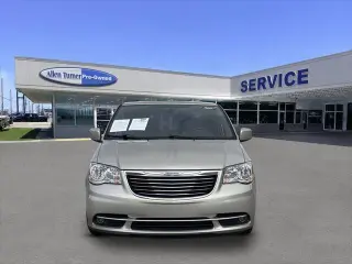 Chrysler País y Ciudad 2015 Touring 4dr Mini-Van
