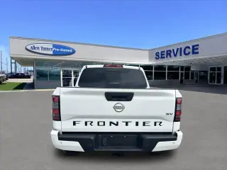 Nissan Frontier 2023 4x2 S 4p Crew Cab 5 pies. SB