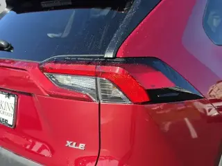 Toyota RAV4 2021 XLE Premium 4p SUV