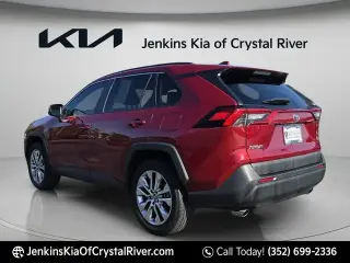 Toyota RAV4 2021 XLE Premium 4p SUV