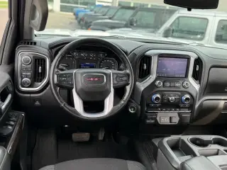 GMC Sierra 2500HD 2020 4x4 SLE 4dr Crew Cab SB