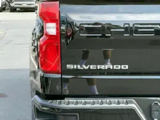 Chevrolet Silverado 1500 2023 4x4 RST 4p Camioneta de Cabina Completa 5.8 pies SB