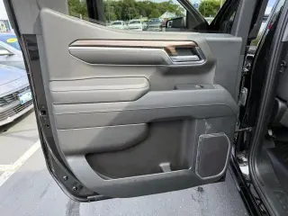Chevrolet Silverado 1500 2023 4x4 RST 4p Camioneta de Cabina Completa 5.8 pies SB