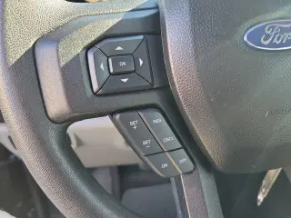 Ford F-150 2016 4x2 XL 4dr SuperCrew 5.5 ft. SB