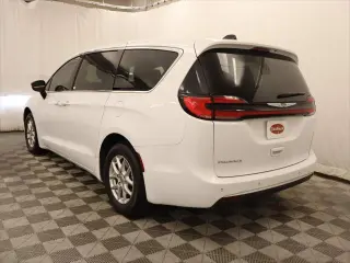 Chrysler Pacifica 2024 Touring L 4dr Minivan