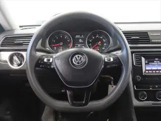 Volkswagen Passat 2018 2.0T S 4p Sedana