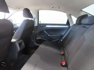 Volkswagen Passat 2018 2.0T S 4p Sedana