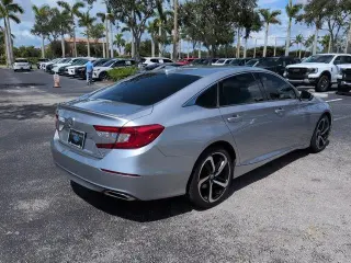 Honda Accord 2018 Sport 4dr Sedan (2.0T I4 10A)