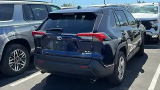 Toyota RAV4 Hybrid 2021 AWD XLE Premium 4p SUV
