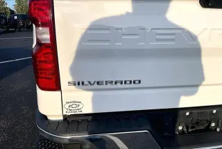 Chevrolet Silverado 1500 2023 4x4 LT 4dr Cabin Doble Doble 6.6 ft. SB con 2FL