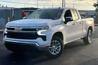 Chevrolet Silverado 1500 2023 4x4 LT 4dr Cabin Doble Doble 6.6 ft. SB con 2FL