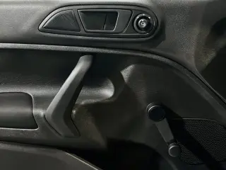 Ford Fiesta 2017 S 4dr Sedán