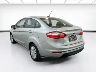 Ford Fiesta 2017 S 4dr Sedán