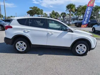Toyota RAV4 2013 LE 4p SUV