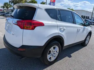 Toyota RAV4 2013 LE 4p SUV