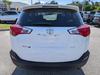 Toyota RAV4 2013 LE 4p SUV