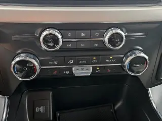 Ford F-150 Lightning 2023 4x4 XLT 4p SuperCab 5.5 ft. SB