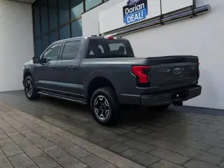 Ford F-150 Lightning 2023 4x4 XLT 4p SuperCab 5.5 ft. SB