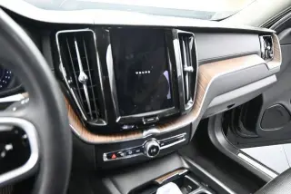 Volvo XC60 2023 AWD B5 Ultimate Bright Theme 4dr SUV