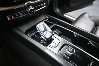 Volvo XC60 2023 AWD B5 Ultimate Bright Theme 4dr SUV