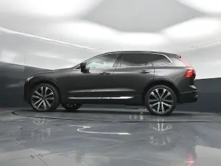 Volvo XC60 2023 AWD B5 Ultimate Bright Theme 4dr SUV