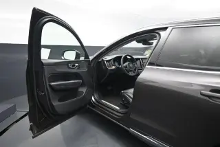 Volvo XC60 2023 AWD B5 Ultimate Bright Theme 4dr SUV