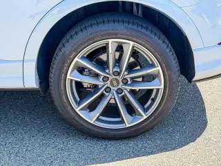 Audi Q3 2023 AWD quattro línea S Premium Plus 45 TFSI SUV 4p