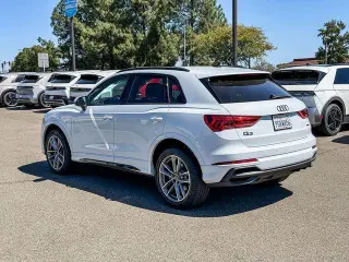 Audi Q3 2023 AWD quattro línea S Premium Plus 45 TFSI SUV 4p