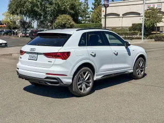 Audi Q3 2023 AWD quattro línea S Premium Plus 45 TFSI SUV 4p