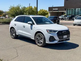 Audi Q3 2023 AWD quattro línea S Premium Plus 45 TFSI SUV 4p