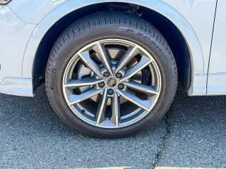Audi Q3 2023 AWD quattro línea S Premium Plus 45 TFSI SUV 4p