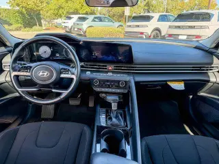 Hyundai ELANTRA 2025 SEL Conveniencia 4p Sedan