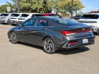 Hyundai ELANTRA 2025 SEL Conveniencia 4p Sedan