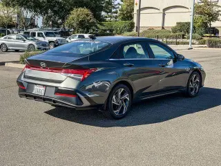 Hyundai ELANTRA 2025 SEL Conveniencia 4p Sedan